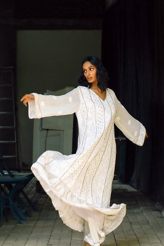 Mushk Ivory Ensemble – A Symphony of Purity and Elegance